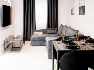 Tuvāk Saulei, brīvdienu māja