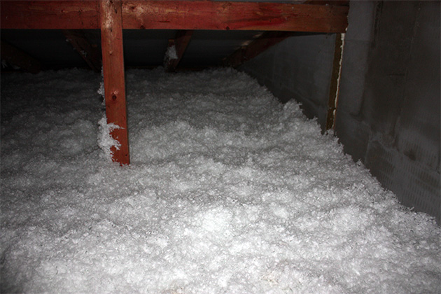 Laying mineral wool