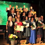 Kandavas novada konkursa "Diženi Kandavas novadā" laureāti un priekšsēdētāja Inga Priede