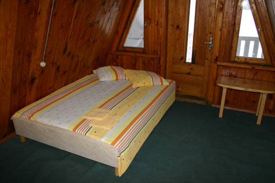 10-Bett-Hütten